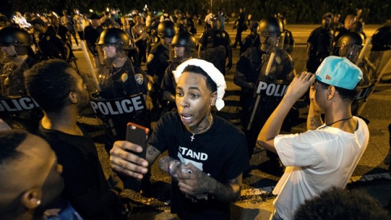 Смъртта в Америка, която винаги е била визуално събитие, вече се излъчва на живо в интернет