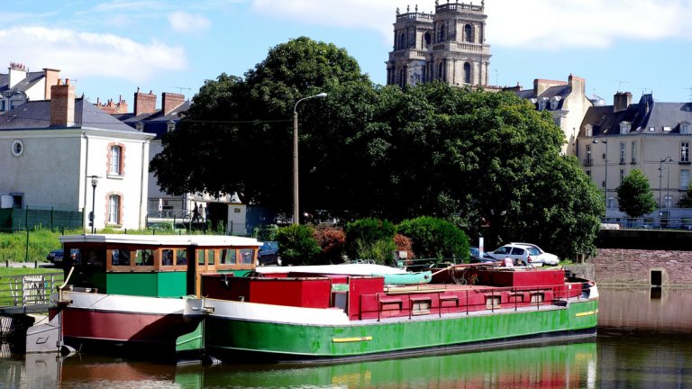 Европа иска да премести товарните превози от сухоземните пътища към водните такива, но старата инфраструктура на водни пътища може и да не е готова да пренесе такива товари