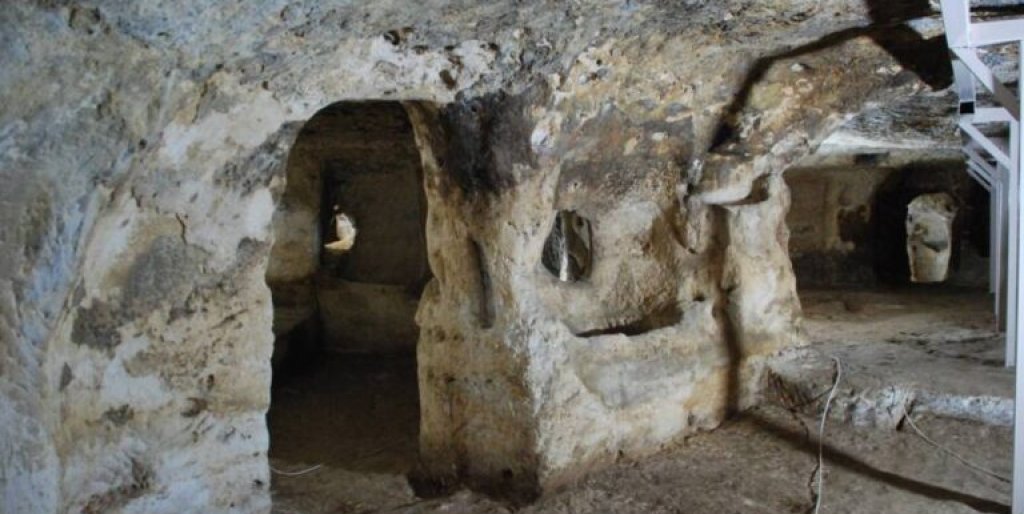 hallway-in-midyat-underground-city-768x514