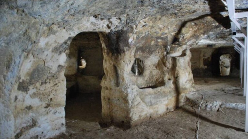 hallway-in-midyat-underground-city-768x514