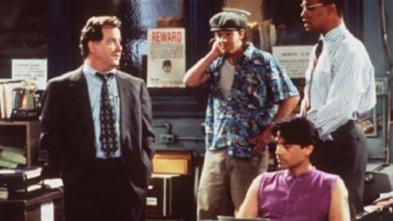 Public Morals - твърде вулгарен
Ситком на CBS, произлязъл от популярния сериал NYPD Blue („Полицейско управление Ню Йорк”). Някои филиали отказват да излъчат пилотния епизод поради твърде вулгарния език в него. Тогава CBS решава първо да покаже друг от 13-те заснети епизода, но той си остава единственият излъчен. Критиката веднага напада Public Morals за зле разгърнатите персонажи и расисткия хумор и така поредицата умира скоропостижно.