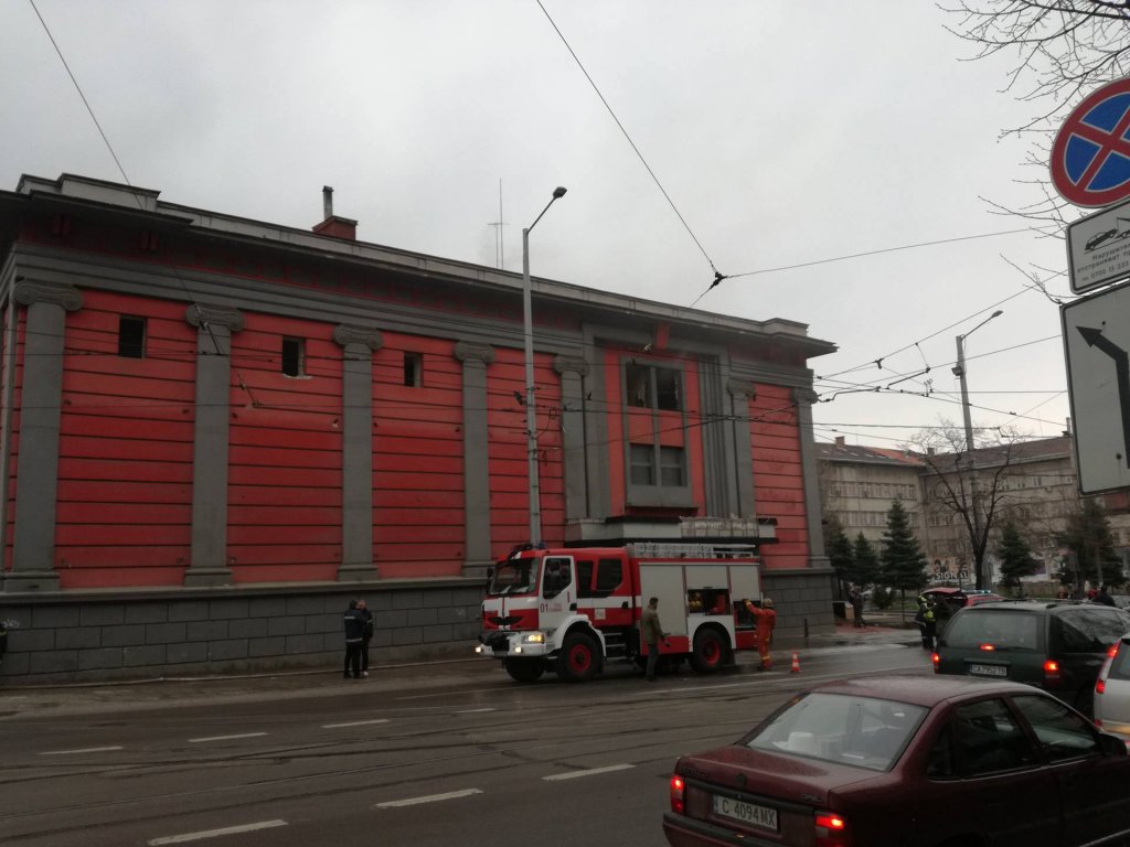 Гори покривът на Син Сити