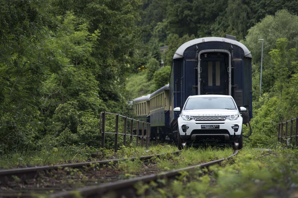 Land rover, влак, автомобил