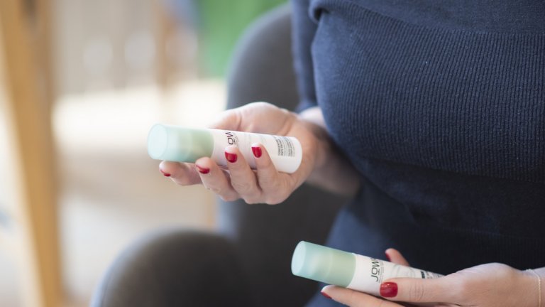 Вярва, че за външния вид има значение какви са мислите на човека - ако те не са токсични, а правилни, това се отразява и веднага се вижда, когато погледнеш другия в очите. Важна е, разбира се, и храната.