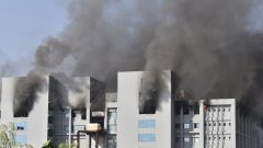 Петима загинали при пожар в най-големия завод за ваксини на AstraZeneca