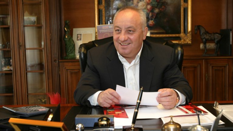 Гергов беше лидер на пловдивските социалисти до ноември 2014 година, когато се оттегли. 