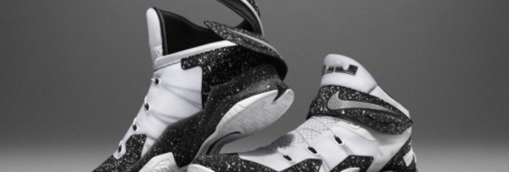 Бонус: Обувки, които се завързват с една ръка
Nike Flyease 8 / $130
През 2012 година ученикът Матю Уолзър, който страда от церебрална парализа, праща на Nike съобщение: „Мечтая да отида в колеж по свой избор, без да се тревожа за някой, който да ми връзва връзките всеки ден”. 
Nike приема предизвикателството и създава обувки с по-удобни връзки, за да бъдат полезни за всички потребители. Тази година компанията представи Flyease 8, баскетболните кецове на Леброн Джеймс, които могат да се връзват с една ръка. 
Уолзър сега е второкурсник в университет във Флорида и казва, че новите обувки му дават усещане за независимост и сръчност.