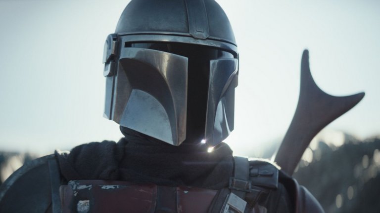 The Mandalorian, сезон 2

Ретро атмосфера като от оригиналните Епизоди; мистериозен, но симпатичен с поведението си протагонист; грабващо вниманието на всички сладко извънземно, за което той да се грижи – рецептата на The Mandalorian спокойно може да позволи направата на още няколко сезона. Официално потвърдено е, че вторият ще се появи в Disney+ следващата есен. 