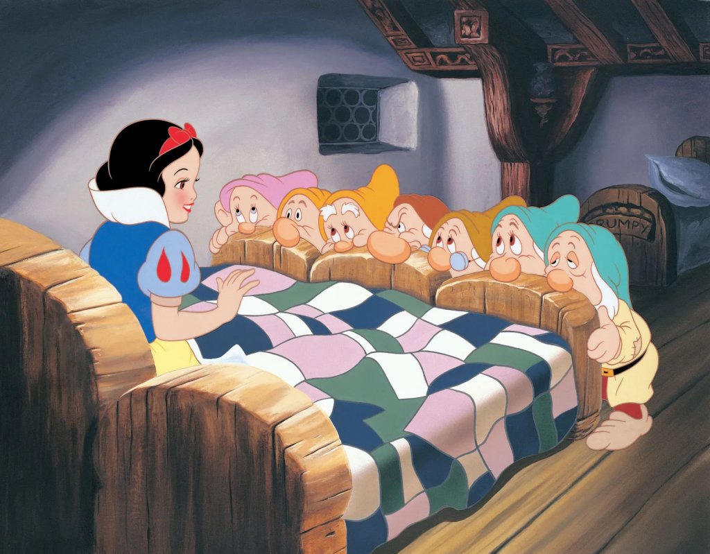 4. Snow White and the Seven Dwarfs / "Снежанка и седемте джуджета" (1937 г.)
Легендарната история за целувката на истинската любов е и първият официален пълнометражен филм на "Дисни". И в него има много от нещата, които правят "Дисни" толкова обичани  - сблъсък между доброто и злото, запомнящи се песни, интересни герои и внушителни злодеи. 
Ако вземем предвид инфлацията, това остава и до ден днешен най-печелившият филм на студиото, макар в началото никой не е вярвал, че ще постигне нещо. Въпреки това успехът е огромен и зададе посоката за толкова други анимации.