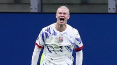 Холанд повали Италия за две минути и отива на Световното първенство