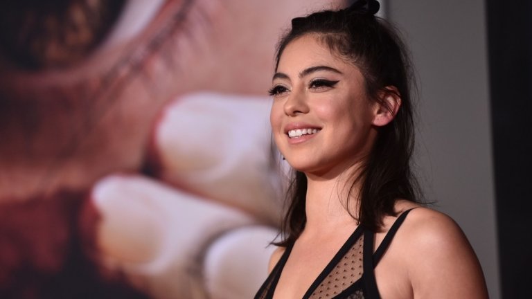 Роза Салазар
Как се успява, когато в повечето ти големи роли хората не те виждат на екран? Роза Салазар е пример за това с участието си като компютърно-генериран киборг в "Алита: Боен Ангел". По-късно през годината участва във впечатляващия анимационен сериал Undone, където си партнираше с Боб Оденкърк (Better Call Saul). Талантът и способността й да влиза в различни роли са неоспорими. Въпросът е какви ще са следващите й предизвикателства.