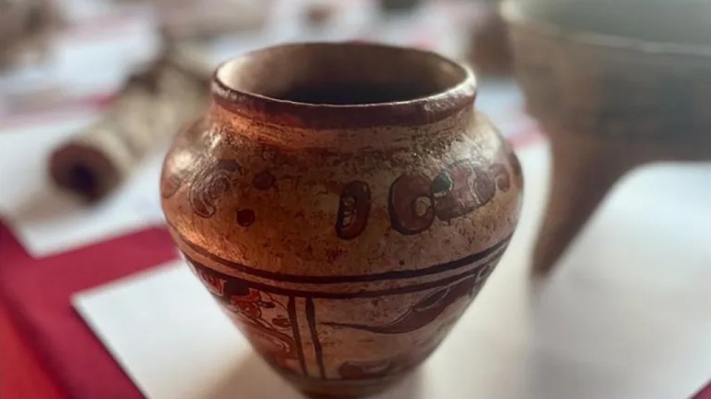 maya-vase-l