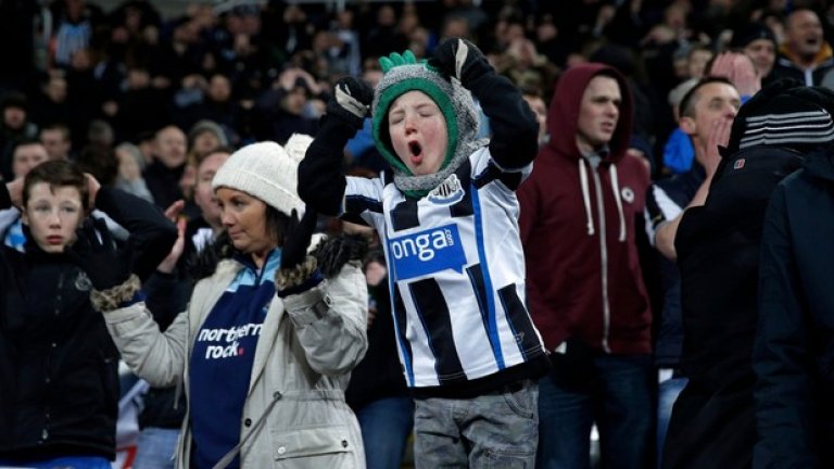 4 март. Внимавайте с децата! Победен гол на Ашли Йънг от Манчестър Юнайтед след ужасна грешка на вратаря на Нюкасъл Тим Крул разплака стадион "Сейнт Джеймсис Парк". Това хлапе сигурно не е спало след мача.