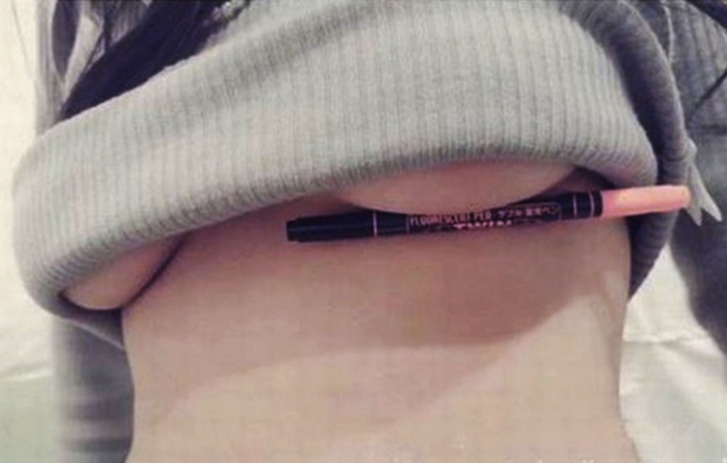 Under Boob Pen Challenge
