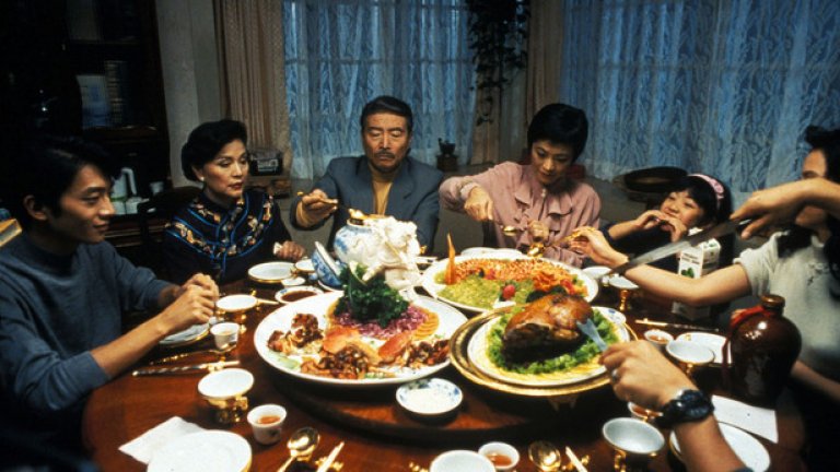 3. Eat Drink Man Woman (1994)

Антъни Бурдейн смята, че това е един от най-добрите филми за хранa в цялата история на киното. Семейната комедия на Анг Лий е симфония от ухания и апетитни гледки. "Tortilla Soup" от 2001-а е бледата му американска адаптация.