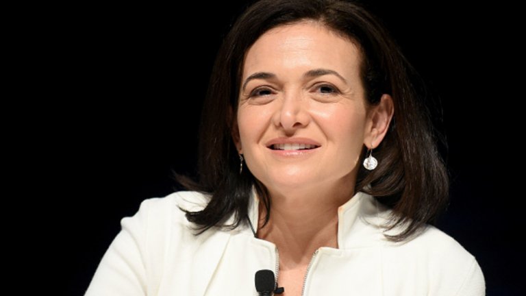 Шерил Сандбърг
Настояща позиция: Оперативен директор на Facebook
Един от силните хора в борда на Uber Ариана Хъфингтън настояваше Сандбърг да стане следващият ръководител на транспортната компания. Но Сандбърг едва ли ще напусне позицията си в най-успешната социална мрежа. 
Името й се тиражира още от самото начало, но не като конкретна кандидатура, а най-вече като еталон за ръководител, който Uber би искал да има.