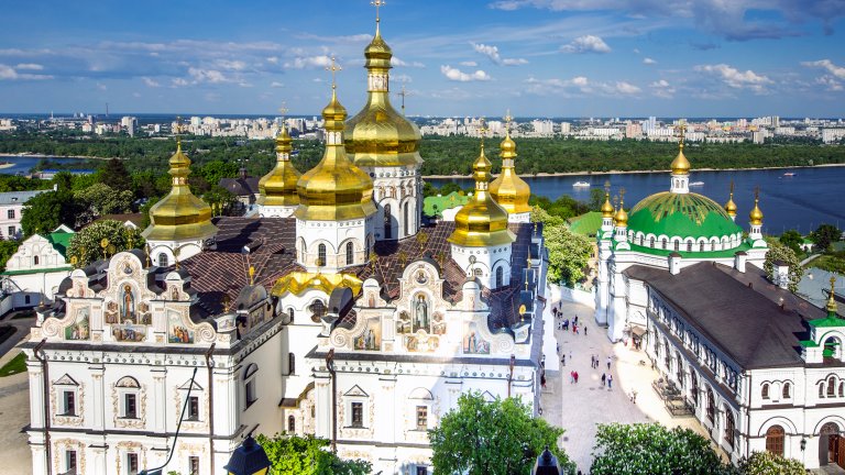 Украинската православна църква която досега бе свързана с Москва обяви