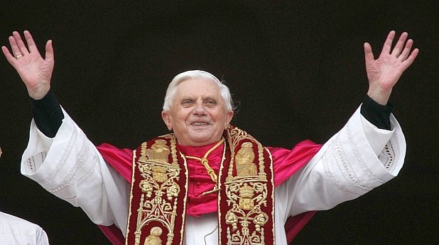 В Браунау на Ин е роден и предишният папа Бенедикт XVI, който напусна светия престол заради болест