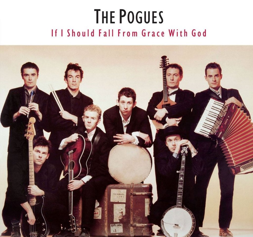 The Pogues
Кой не знае Шейн Макгоуан, кой не е чувал за това чудо на природата и на медицината. Може би най-грозният вокалист на планетата, който обаче прави страхотни песни. Макар да ги определят като ирландски пънк, The Pogues имат едно приятно лирично, меко и дори леко очукано звучене, което няма как да не ти допадне.