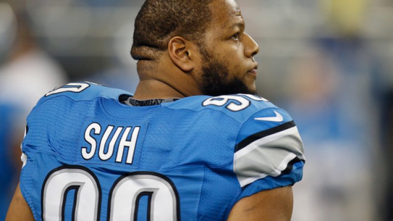 16. Ндамукон Су (американски футбол).
Приходи: 38,6 милиона долара
Заплати, бонуси: 38,2 милиона долара
Реклами: 400 000 долара
Маями купи Су с шестгодишен контракт, който е на стойност 114,3 милиона долара. Прибавяме бонус за подпис - 25 милиона долара. Най-добре платеният защитник в историята на играта.