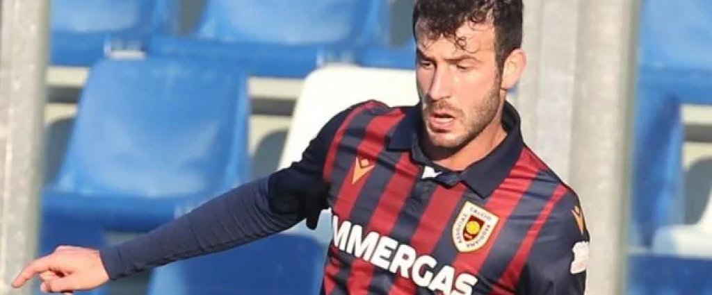 "Треска, главоболие, очите ми горяха." Футболист разказва за ужаса COVID-19 и грешката на Италия