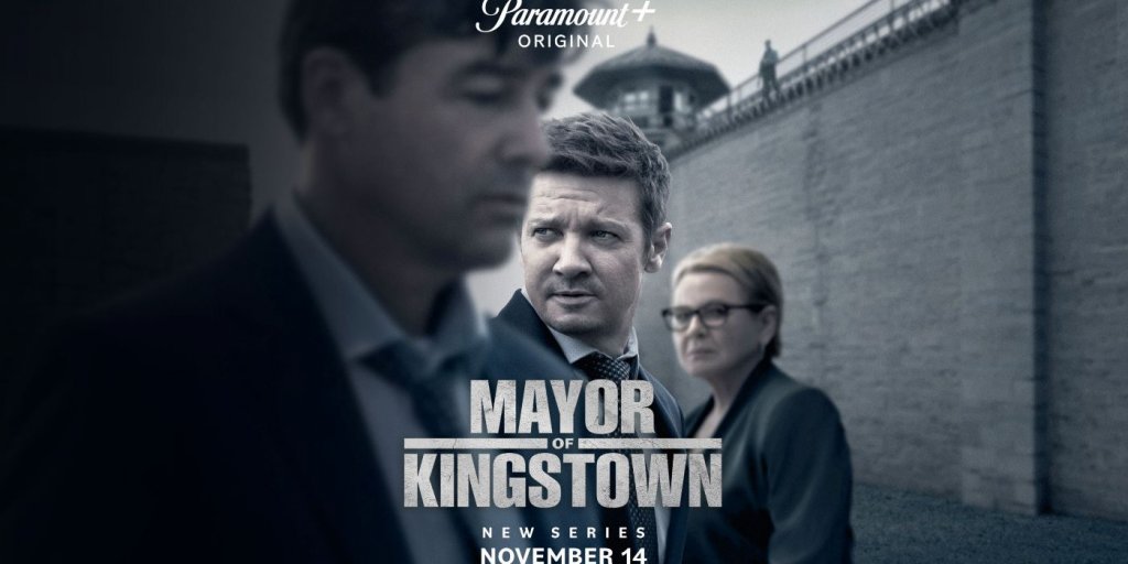 Mayor of Kingstown (Paramount+) - 14 ноември
Ноември ще е месецът на Джеръми Ренър като Mayor of Kingstown. Това е един от двата сериала, излизащи през този месец, в които той играе главна роля. Тук актьорът играе Джерами Маклъски. Неговата фамилия е големият брокер на власт в малкия град Кингстаун, щата Мичиган, където единственият процъфтяващ бизнес е частният затвор. Сериалът ще засяга теми като корупцията, системния расизъм, и неравенството, давайки поглед към опита да се въведе ред и справедливост в един град, в който и двете понятия са напълно кухи.