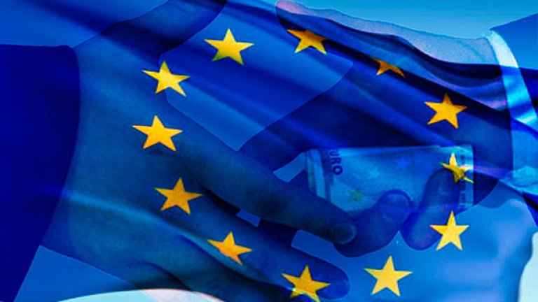 "Институциите на ЕС са направили много, за да въведат ред в нещата си, но здравите основи се подкопават от сложни правила, самодоволство и липса на последователност", казва директорът на организацията в Брюксел Карл Долън.