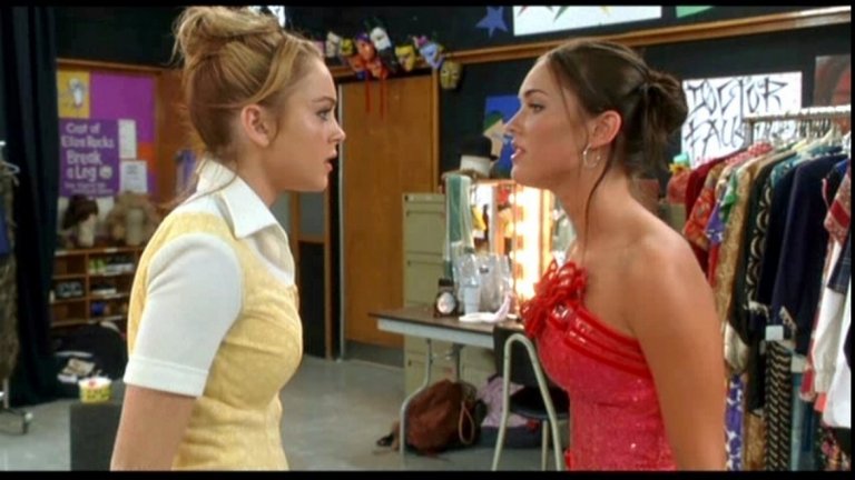 Cоnfessions of a Teenage Drama Queen (2004) - Първата по-значима роля на Фокс е в тийнейджърска комедия, оглавена от друго проблемно момиче на Холивуд - Линдзи Лоън. Тук Фокс играе нейния училищен "враг" и най-популярната ученичка в гимназията. Едва ли по това време младата актриса съзнава, че скоро ще е една от най-популярните звезди в света...