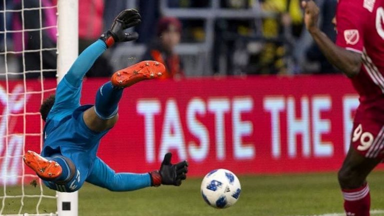 Зак Стефън, който вече изигра и осем мача с националната фланелка на САЩ, има репутацията на специалист по спасяването на дузпите, като вече има няколко отразени удара от бялата точка в кариерата си.