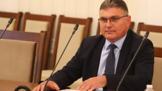 Няма натиск от Вашингтон за ветото за Северна Македония, твърди новият ни посланик там