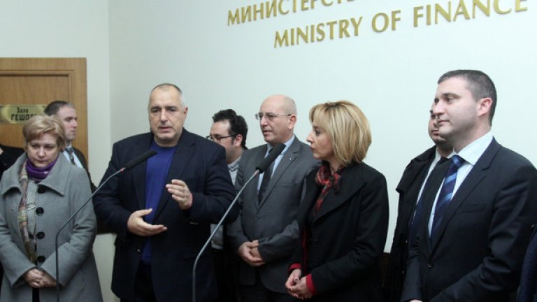 В сряда Бойко Борисов поиска от Народното събрание да прокара извънредни промени в Закона за банковата несъстоятелност, за да позволи на ФГВБ да влезе като служебен синдик в КТБ