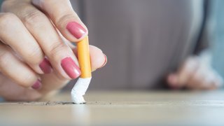 Очаква се кутия цигари да поскъпне с 80 стотинки до 2026 г.