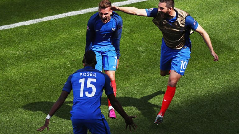 Антоан Гризман отбеляза и двата гола за обрата на Франция срещу Ейре и прати „петлите” на 1/4-финалите