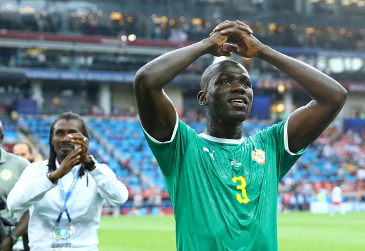 Централен защитник: Калиду Кулибали, Сенегал
27-годишният централен бранител е основна цел на много грандове, които искат да го отмъкнат от Наполи, а вместо за Сенегал, можеше да се конкурира за място в националния отбор на Франция с Варан и Юмтити.
