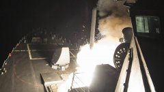 САЩ нанесе мащабна атака в Сирия (видео)