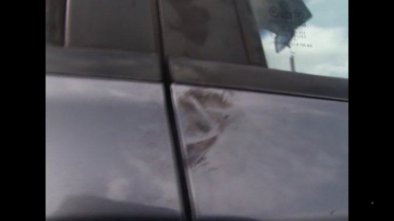 Следи по колата на журналистите след инцидента