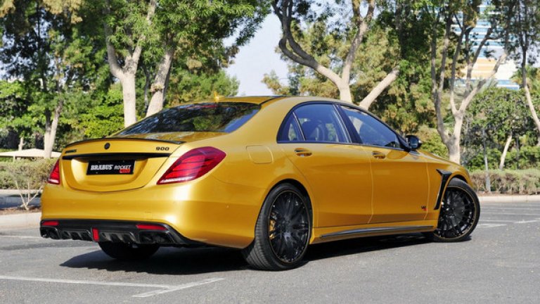 Моторът е вече с работен обем 6,3 литра, максимален въртящ момент 1500 Nm, който е ограничен на 1200 Nm, за да е по-дълъг животът на 7-степенния автоматик. Ускорението от 0 до 200 км/ч става за 9,1 секунди. А от 0 до 100? Едва за 3,7 секунди.