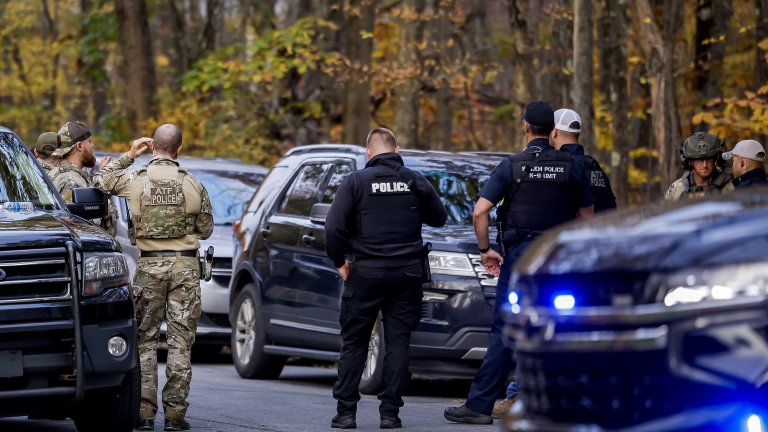 Повече от 24 часа полицията в САЩ издирва масовия убиец от Люистън