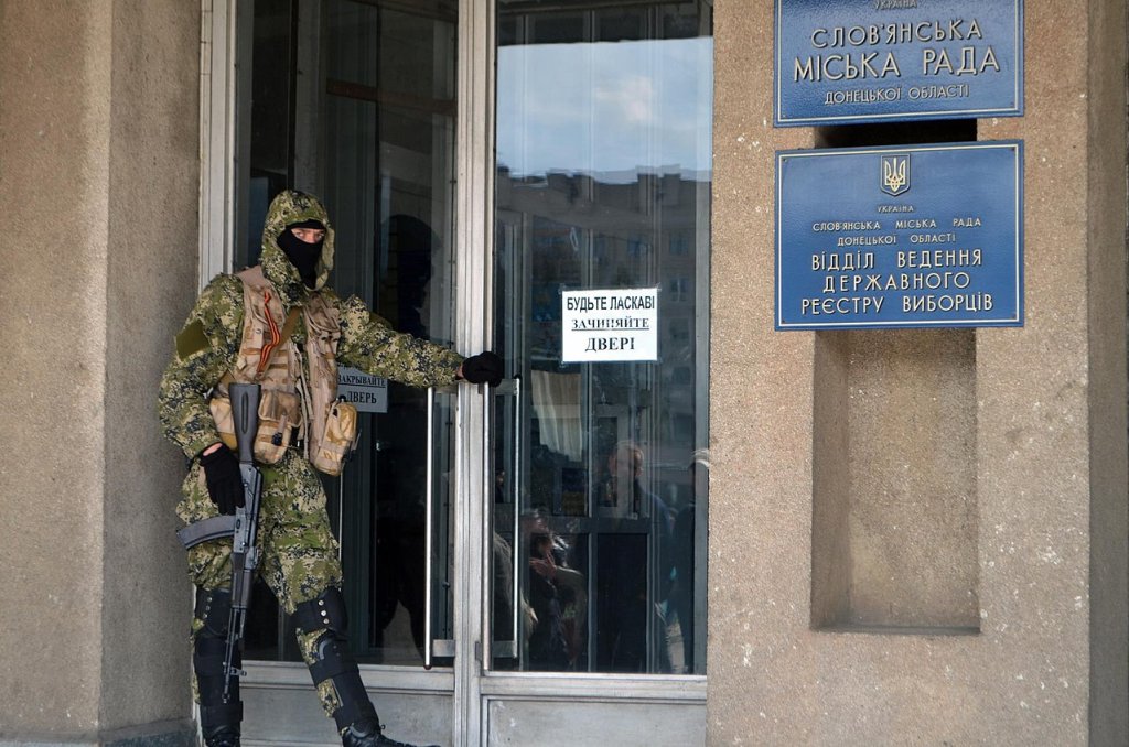 2014-04-14_Sloviansk_city_council_-_3