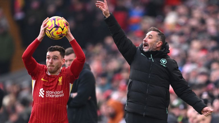 Последният във Висшата лига подари нов договор на мениджъра