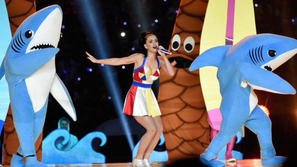 katy-perry-14-super-bowl-halftime-xlix-2015-billboard-650