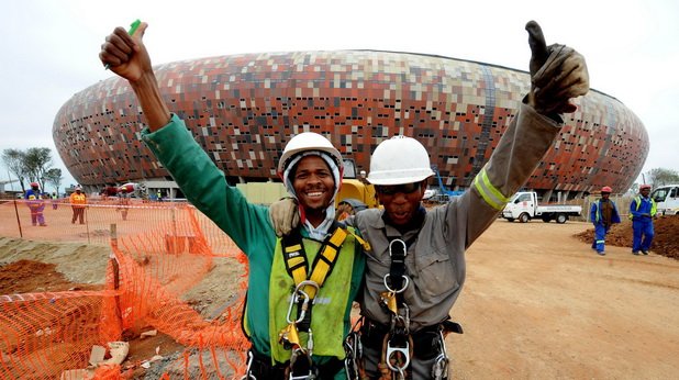 32. "Сокър Сити", Йоханесбург
Построен за световното през 2010-а и видял епичния гол на Андрес Иниеста, който реши съдбата на световната купа. За съжаление, рядко използван след това, най-вече от Кайзер Чийфс. Стадионът е за 95 000 и е близо до Совето - в неособено приветливи части на града.