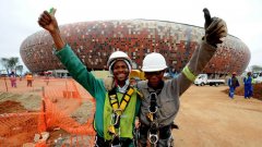 Стадионите в ЮАР пустеят след края на световното по футбол, а инвестицията в тях няма как да се върне