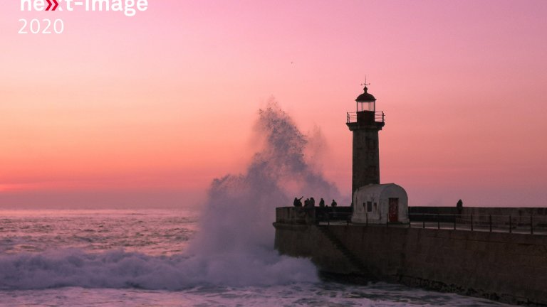 Сред подгласниците има двама българи