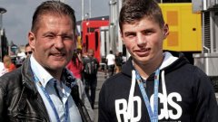Макс Верстапен и баща му Йос The Boss в падока на Формула 1