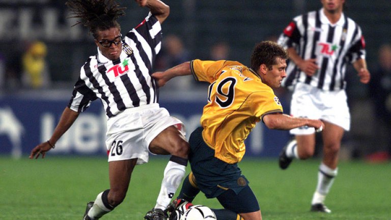 Ювентус - Селтик 3:2, 2001 г.
Пак с гол от дузпа в последните секунди, Юве измъкна победата.
Домакините водиха комфортно с 2:0, преди Хенрик Ларсон и Стилиян Петров (на снимката - срещу Едгар Давидс в мача) да се намесят и да вкарат за 2:2. Пред историческите 19 000 гостуващи фенове (!), Селтик дори тръгна да печели мача.
Но Юве не бе казал последната си дума - Никола Аморузо от дузпа донесе успеха.