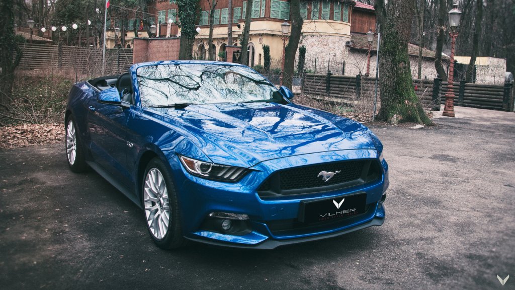 Ford_Mustang_GT_Convertible_Combo_12
