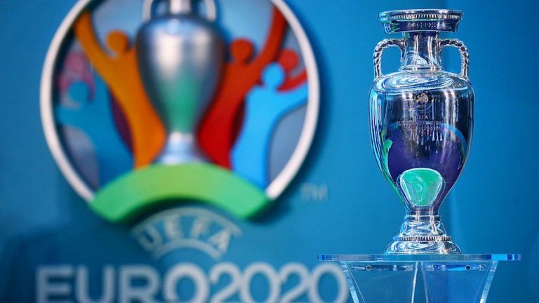 УЕФА дава отсрочка на първенствата да завършат