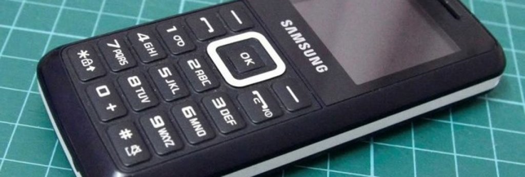 7. Samsung E1100
Този малък герой на Samsung, който излезе на пазара през 2009 г., поддържаше живот на батерията от около 13 дни в стендбай режим. Над 150 млн. бройки от E1100 бяха продадени за по-малко от 7 години.