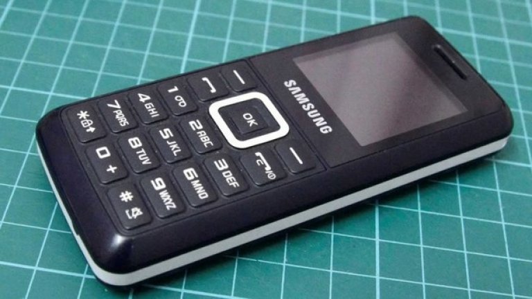 7. Samsung E1100

Този малък герой на Samsung, който излезе на пазара през 2009 г., поддържаше живот на батерията от около 13 дни в стендбай режим. Над 150 млн. бройки от E1100 бяха продадени за по-малко от 7 години. 
